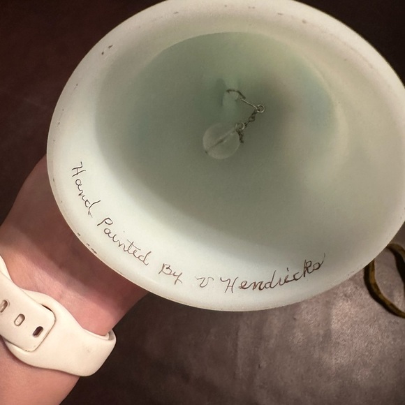 Satin Fenton bell - Picture 3 of 6